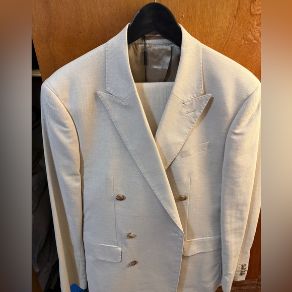 Sophisticated Cream Double-Breasted Men's Suit